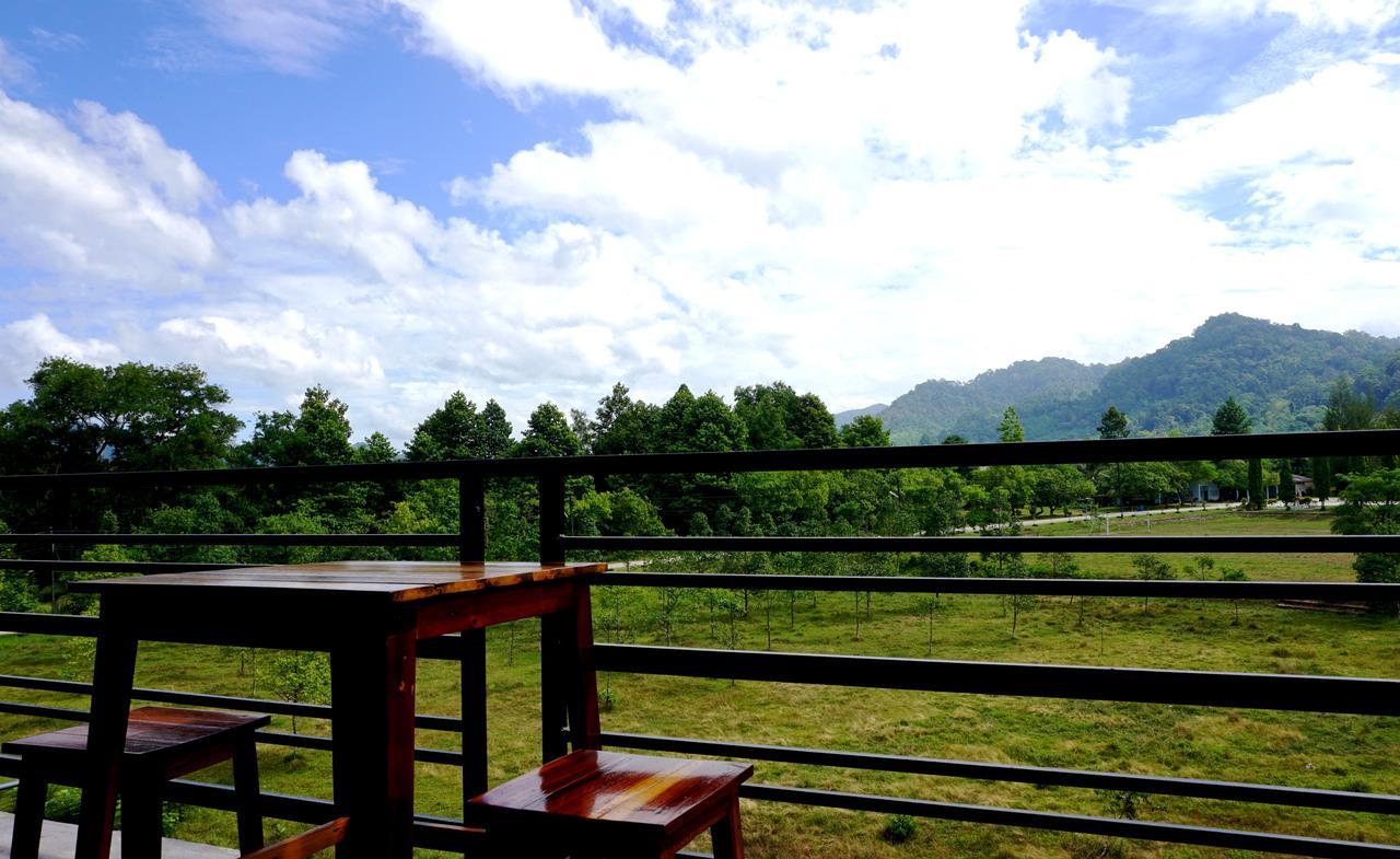 The Boat House Hotel Ranong Exterior photo