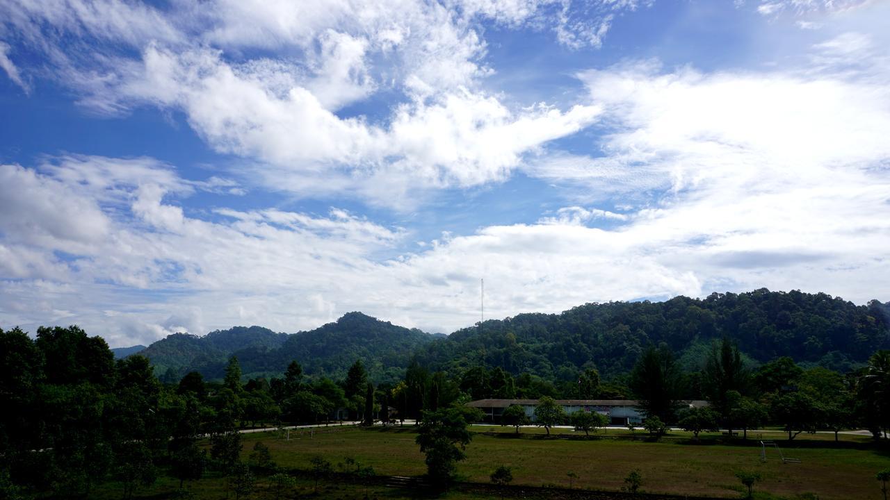 The Boat House Hotel Ranong Exterior photo