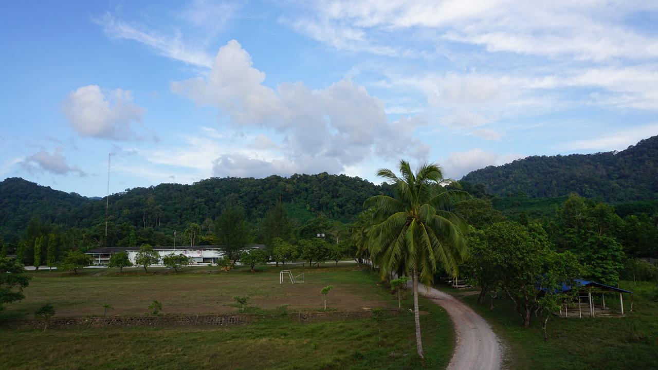 The Boat House Hotel Ranong Exterior photo